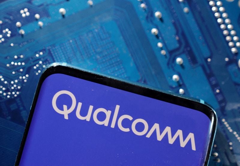 Image d'illustration pour: China says Qualcomm admitted to acquiring Autotalks without informing regulator
