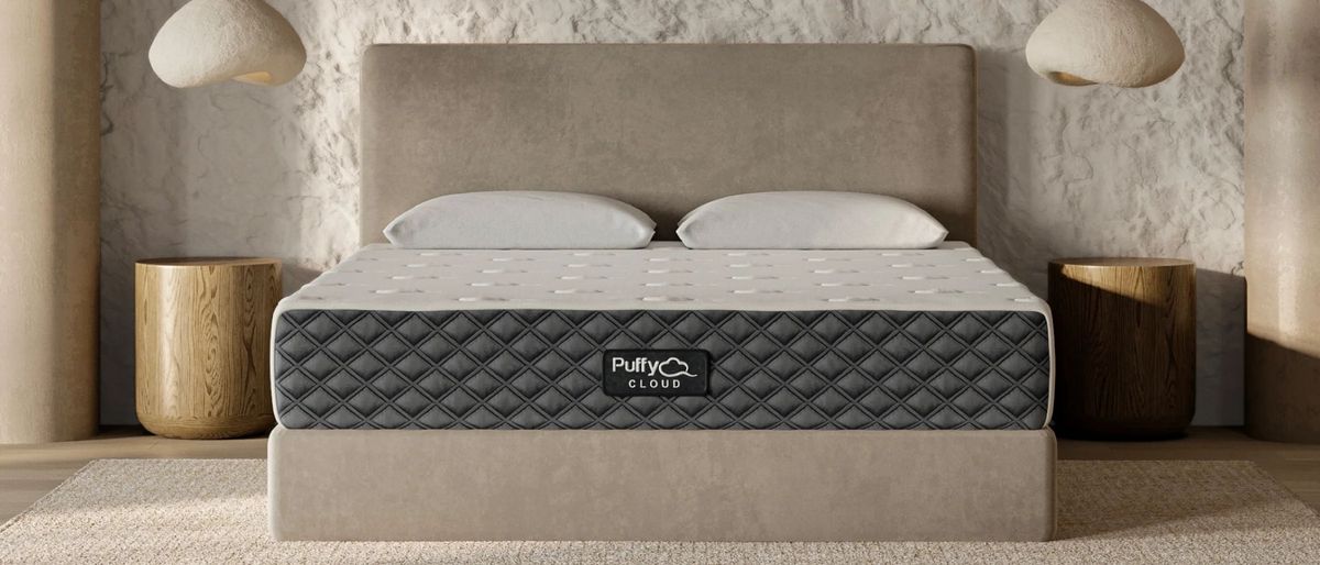 Image d'illustration pour: The Puffy Cloud Mattress is a dream for back sleepers  --  and it's less than $1,000 for a queen-size