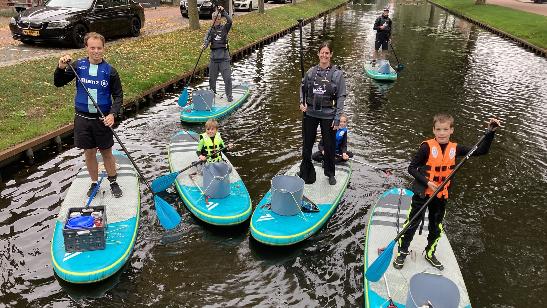 Image d'illustration pour: Clean up on Tour in Lekkerkerk en Gouderak: samen bijna 84 kilo afval uit het water gehaald