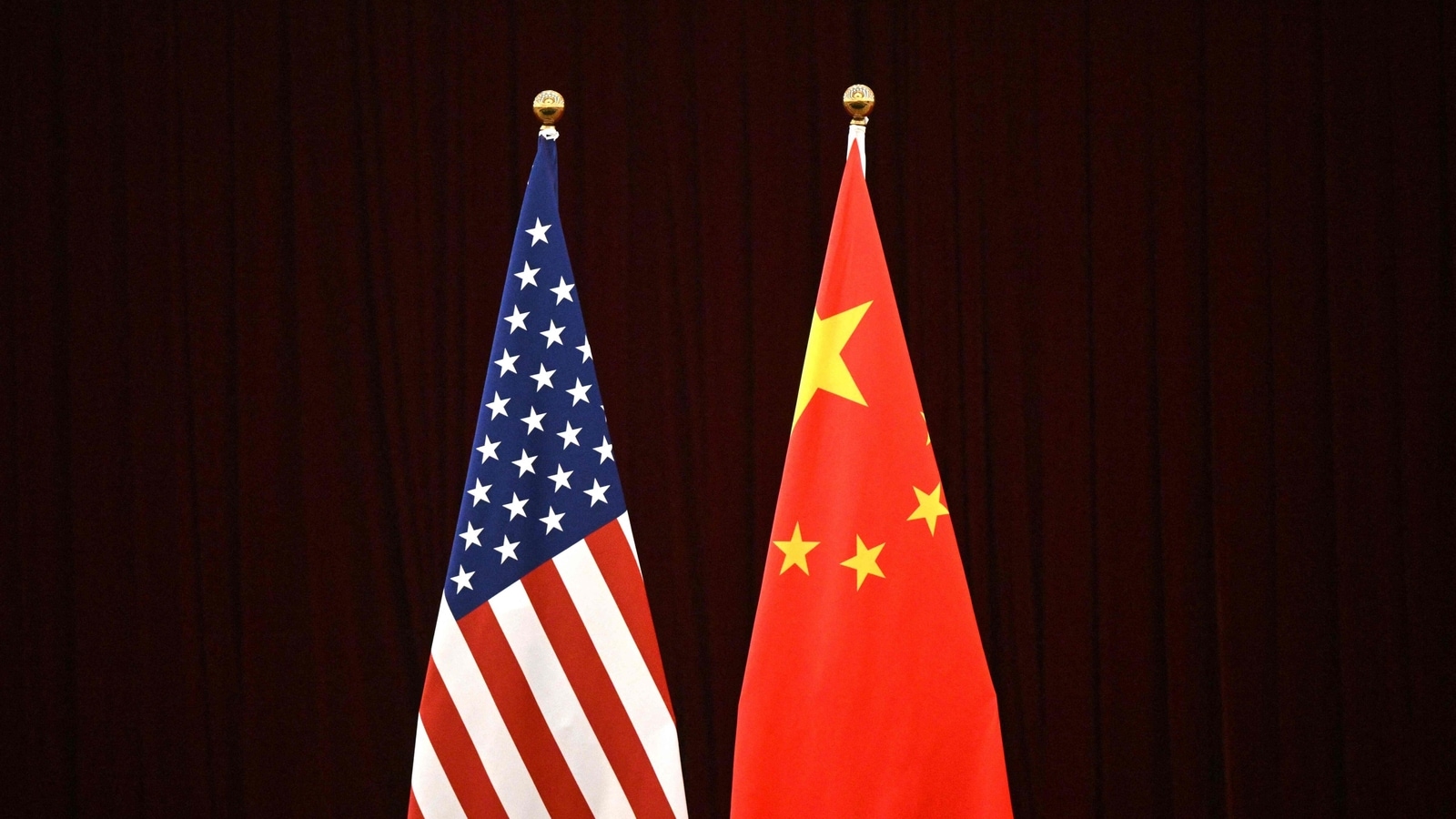 Image d'illustration pour: Trump, Vance open door to China deal as trade spat drags on