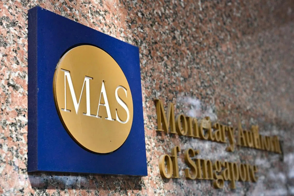 Image d'illustration pour: MAS expected to hold Singdollar policy steady on Oct 14