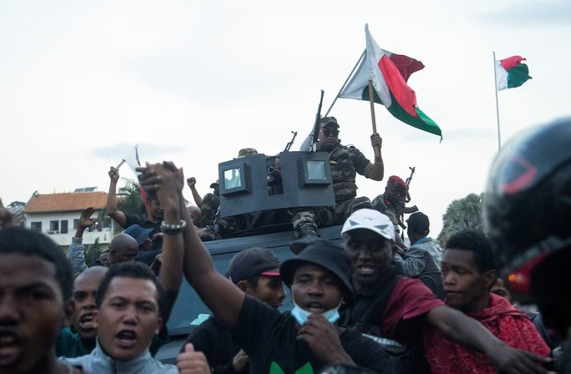Image d'illustration pour: Tentara Membelot Gabung Unjuk Rasa Gen Z, Presiden Madagaskar Menghilang : Okezone News