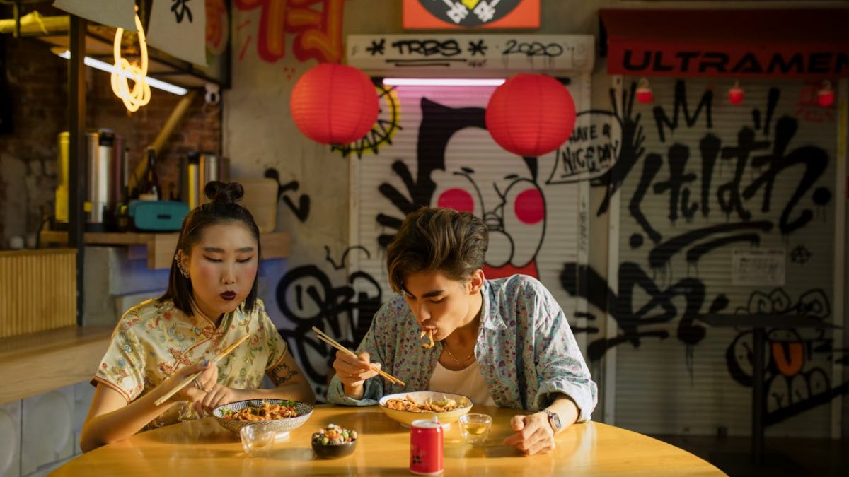 Image d'illustration pour: Singapore becomes China's culinary launchpad as restaurants flee home market woes - Singapore News