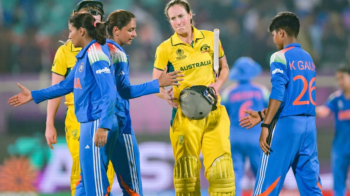 Image d'illustration pour: CWC 2025: Mazumdar hails India's spirited bowling effort despite loss to Australia - The Statesman