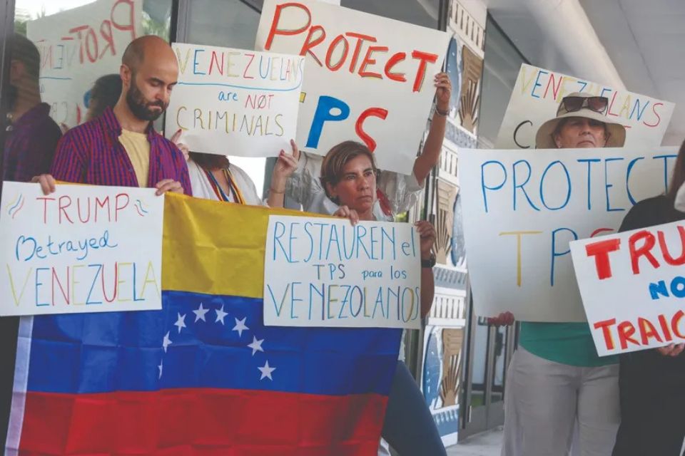 Image d'illustration pour: Fin del TPS: venezolanos quedan en riesgo, pero pueden aplicar a otras opciones legales