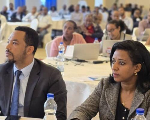 Image d'illustration pour: Ethiopia among pioneers in rolling out AI-powered digital X-ray for TB screening WHO Ethiopia receives commendation for its contribution to adopting innovations and supporting national efforts to end tuberculosis | WHO | Regional Office for Africa