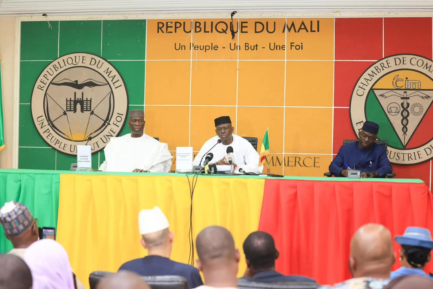 Image d'illustration pour: Carburant Au Mali : Le Ministre DIALLO Sonde Les Opérateurs Et Exige Le "Patriotisme Économique"