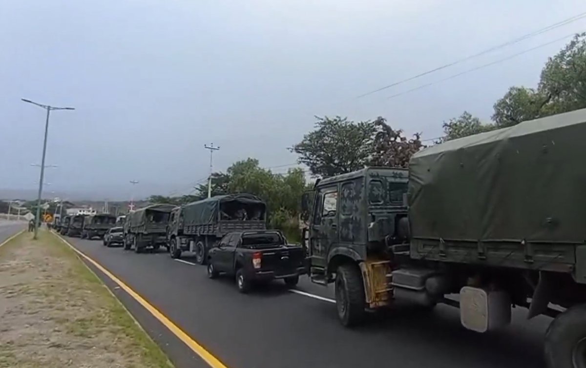 Image d'illustration pour: Ecuador envía convoy militar con ayuda humanitaria a Imbabura