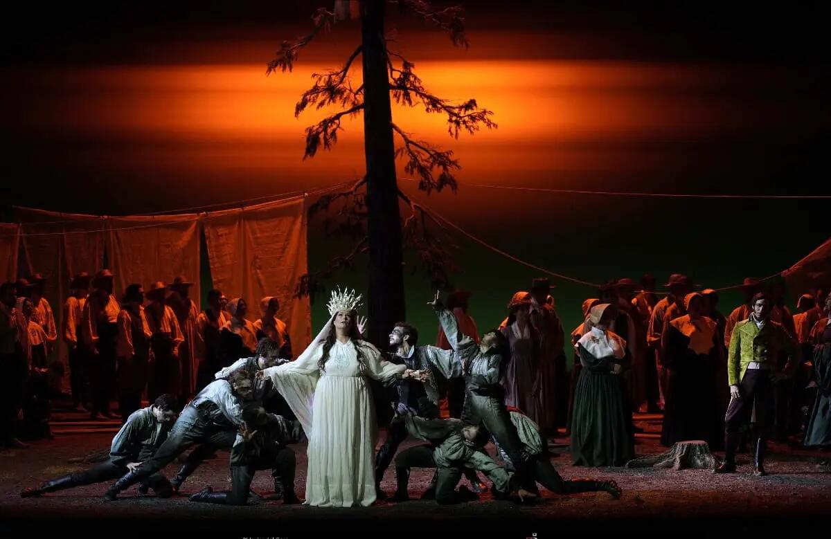 Image d'illustration pour: Torna in scena dopo 25 anni al Teatro Massimo di Palermo "La sonnambula" di Bellini