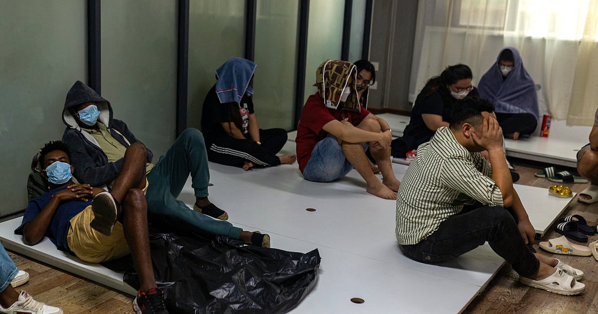 Image d'illustration pour: Myanmar scam centres booming despite crackdown, using Musk's Starlink: Investigation