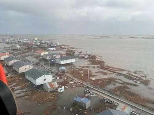 Image d'illustration pour: Storm decimates 2 Alaskan villages and drives more than 1,500 people from their homes