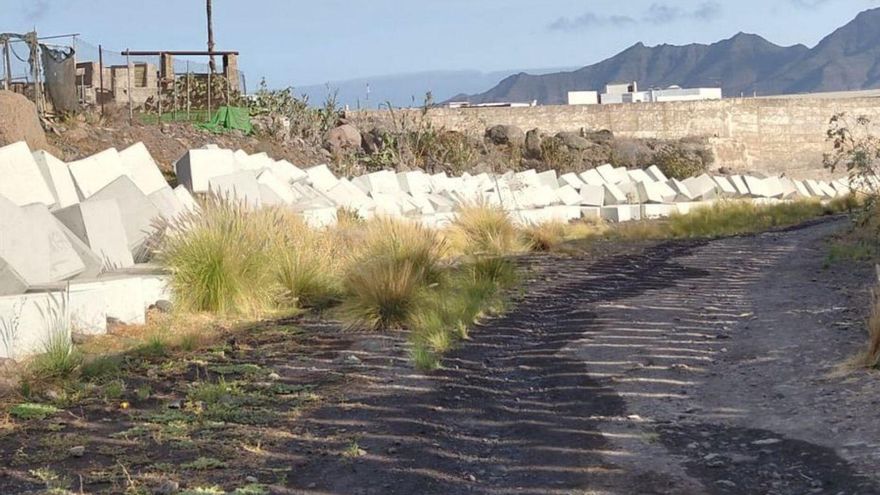 Image d'illustration pour: El PSOE requiere a Aguas que arregle el depósito de El Pinillo