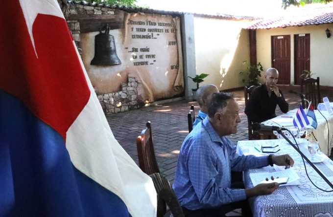 Image d'illustration pour: Lanzan en Bayamo sello editorial Fundadores