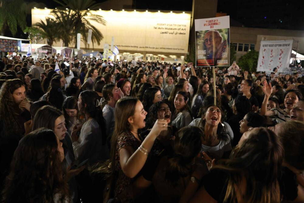 Image d'illustration pour: Israel uhkaa jatkaa sotatoimia, jos Hamas ei noudata sopimusta ja palauta panttivankien ruumiita