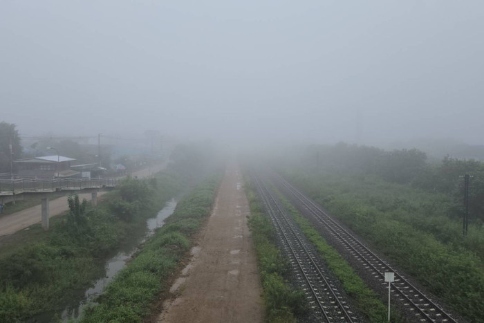 Image d'illustration pour: Sea of fog blankets Pak Chong as cool season arrives