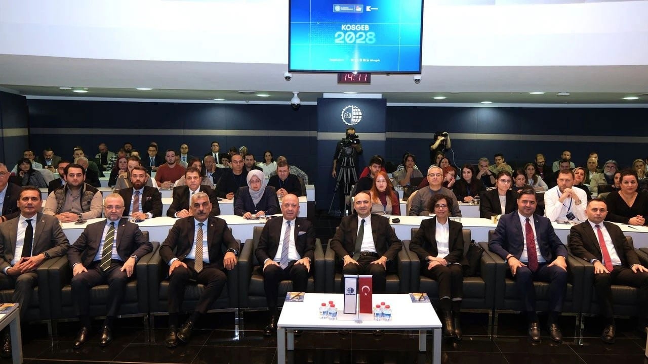 Image d'illustration pour: ASO Başkanı Ardıç: KOBİ'lerin dijital dönüşümünü hızlandırmalıyız