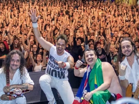 Image d'illustration pour: Die besten Queen-Songs live: Classical Queen tritt im Vare'a Food Park auf - Wochenblatt