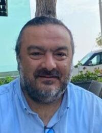 Image d'illustration pour: Milliler plakayı yazdı