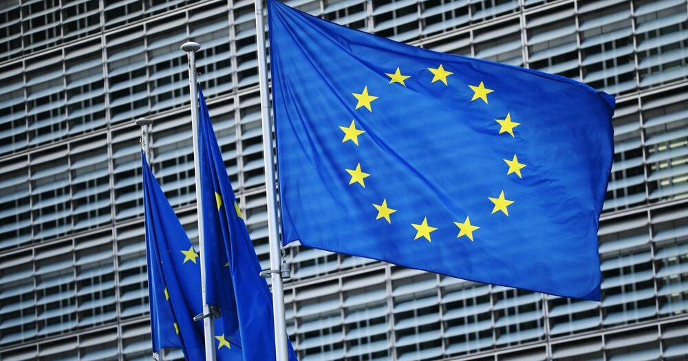 Image d'illustration pour: В ЕС хотят передать Украине еще 25 миллиардов евро от российских активов