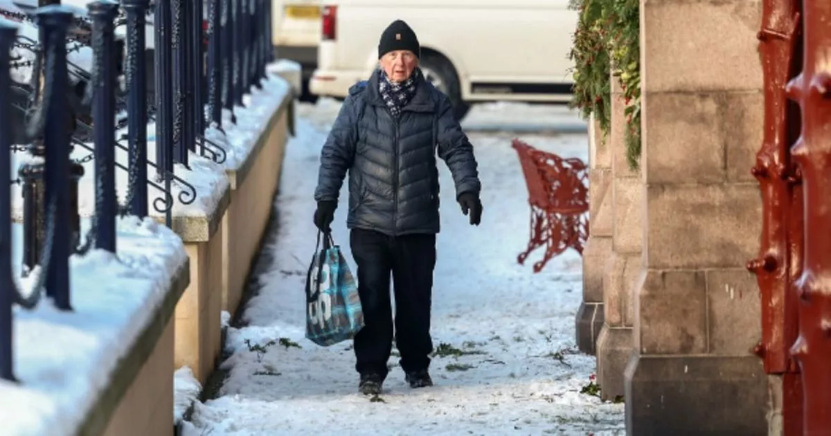 Image d'illustration pour: UK faces 24 hours of snow across ALL Home Nations with 2cm per hour falling - Birmingham Live