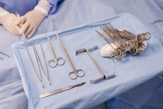 Image d'illustration pour: Kuwait Health Ministry successfully perform rare cerebral arteries bypass surgery