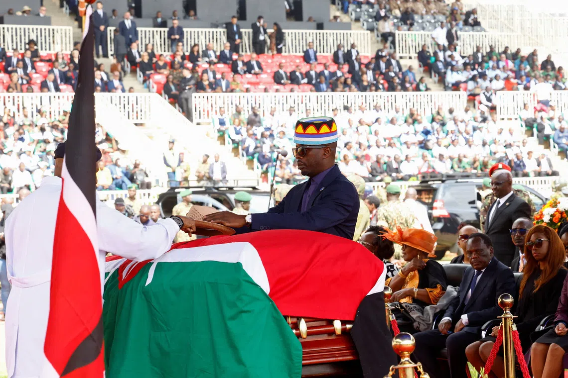 Image d'illustration pour: Mourners injured in stampede at state funeral for Kenyan opposition leader Odinga