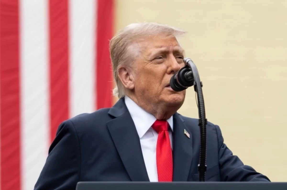 Image d'illustration pour: Трамп сообщил, что Путин хочет положить конец конфликту на Украине